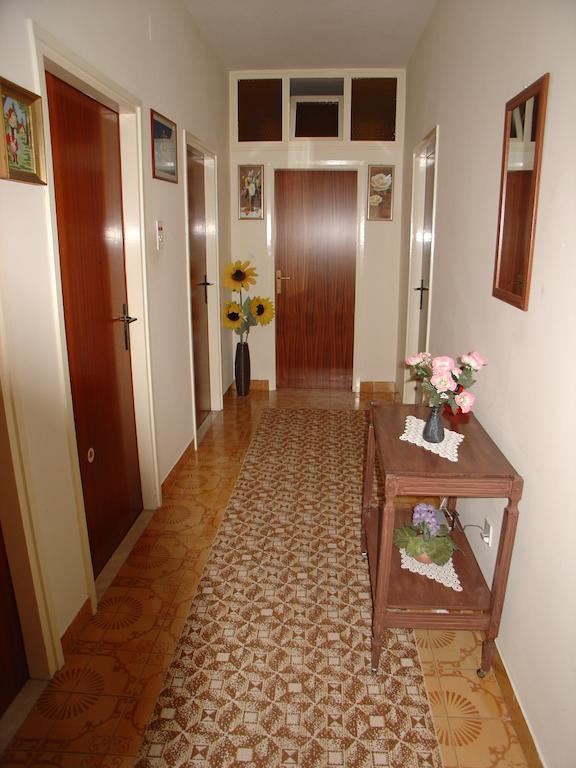 Apartment Tomy Trogir Buitenkant foto