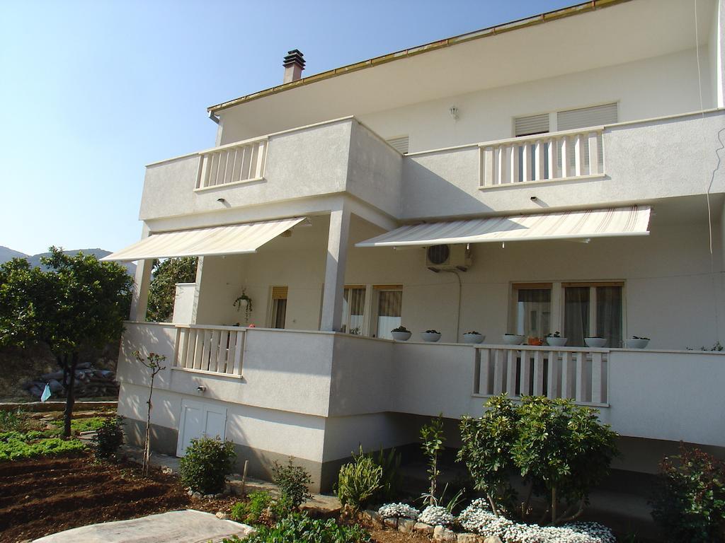 Apartment Tomy Trogir Buitenkant foto