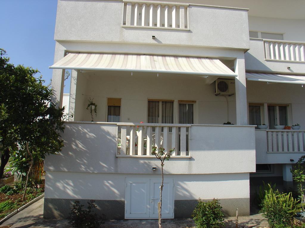 Apartment Tomy Trogir Buitenkant foto