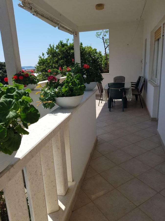 Apartment Tomy Trogir Buitenkant foto