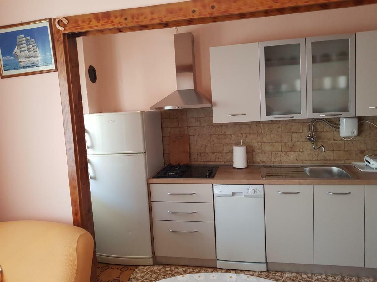 Apartment Tomy Trogir Buitenkant foto