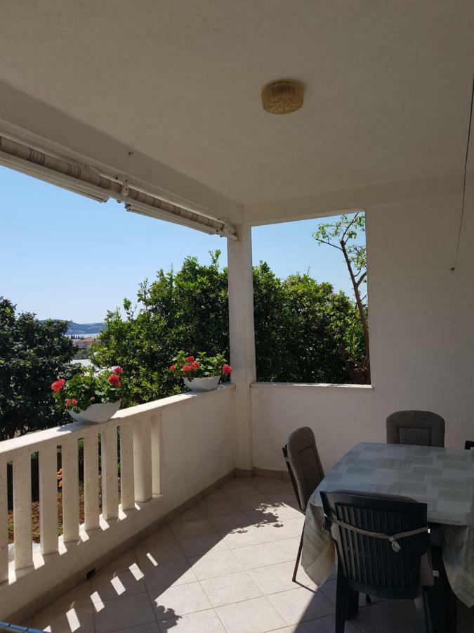 Apartment Tomy Trogir Buitenkant foto